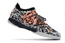 Chuteira Futsal Puma Future Z 1.3 IC Preto, Branco e Laranja "Teaser" - Futx Brasil