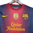 Camisa Barcelona Home 12/13 Retrô - Azul e Vermelha + Patch Campeão Mundial 2011 - Futx Brasil