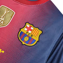 Camisa Barcelona Home 12/13 Retrô - Azul e Vermelha + Patch Campeão Mundial 2011 - Futx Brasil